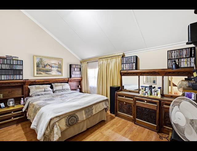 5 BEDROOM HOUSE FOR SALE IN BARBEQUE DOWNS
